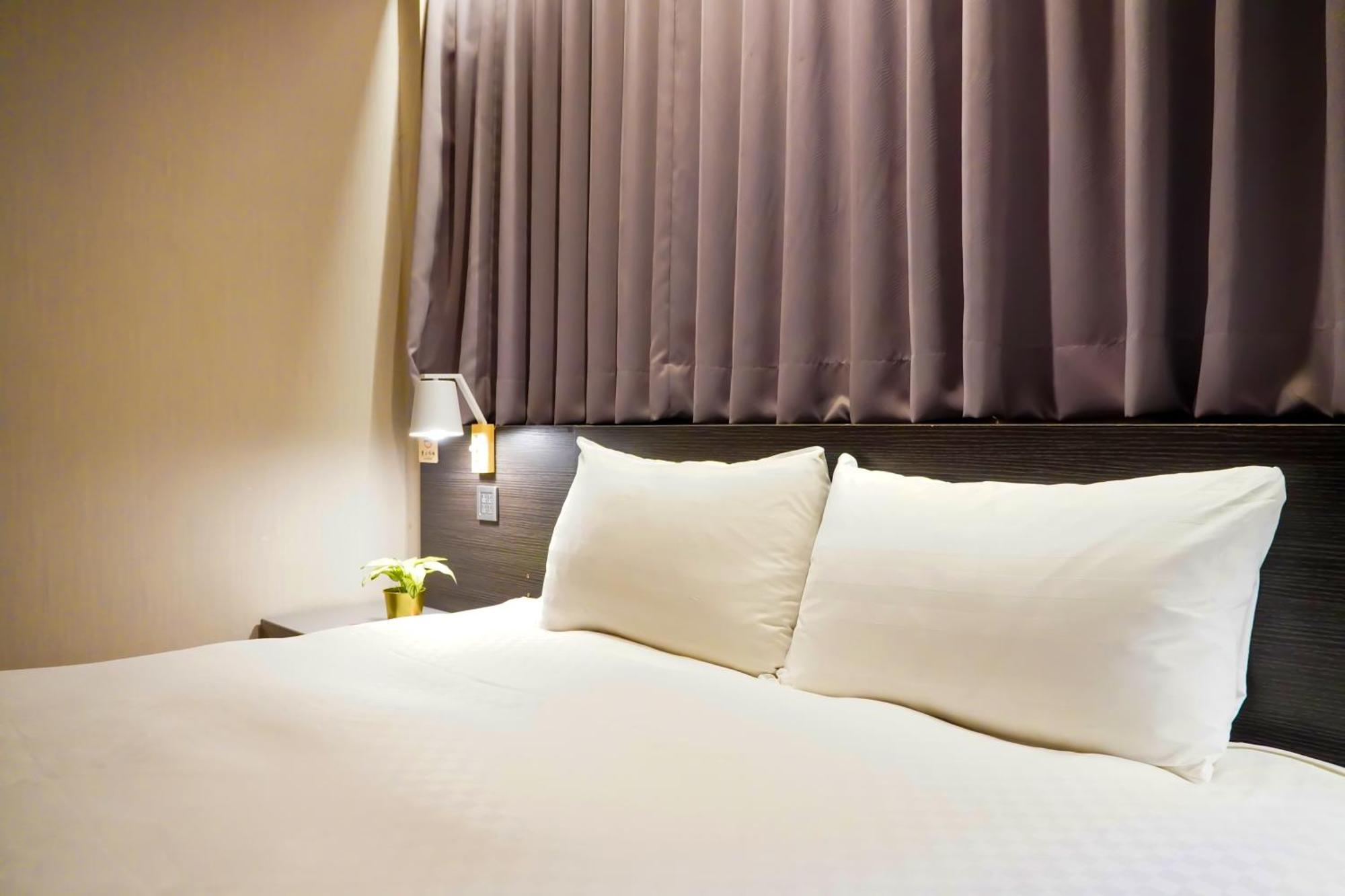 Smile 73 Hotel Taichung Buitenkant foto