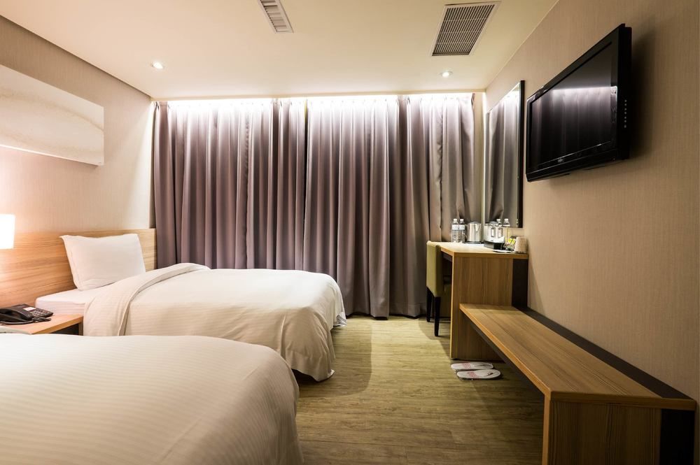 Smile 73 Hotel Taichung Buitenkant foto